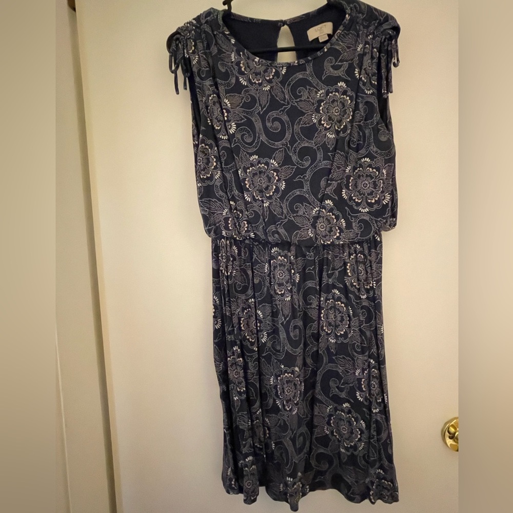 Ann Taylor Loft floral navy dress, petite medium